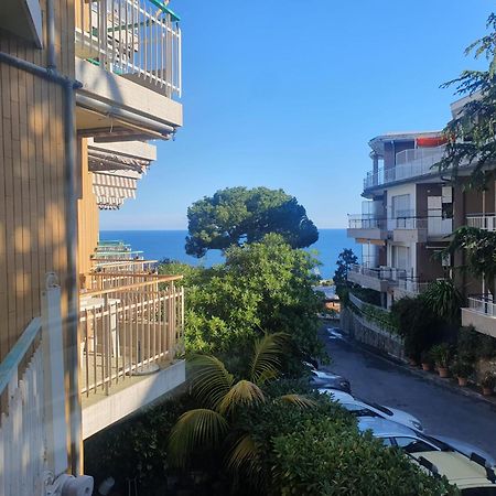 Апартаменты Casa Lela Vista Mare Posto Auto, Санремо Экстерьер фото
